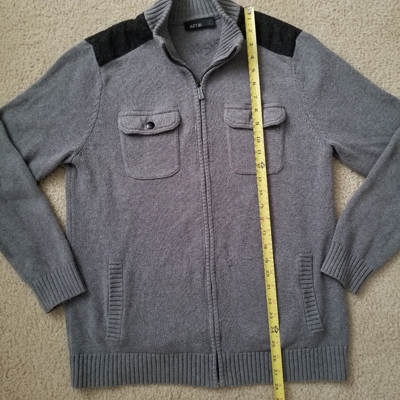 ♻️ Men's Apt 9 Grey Zip Up Collared Sweater ♻️ - Picture 13 of 14